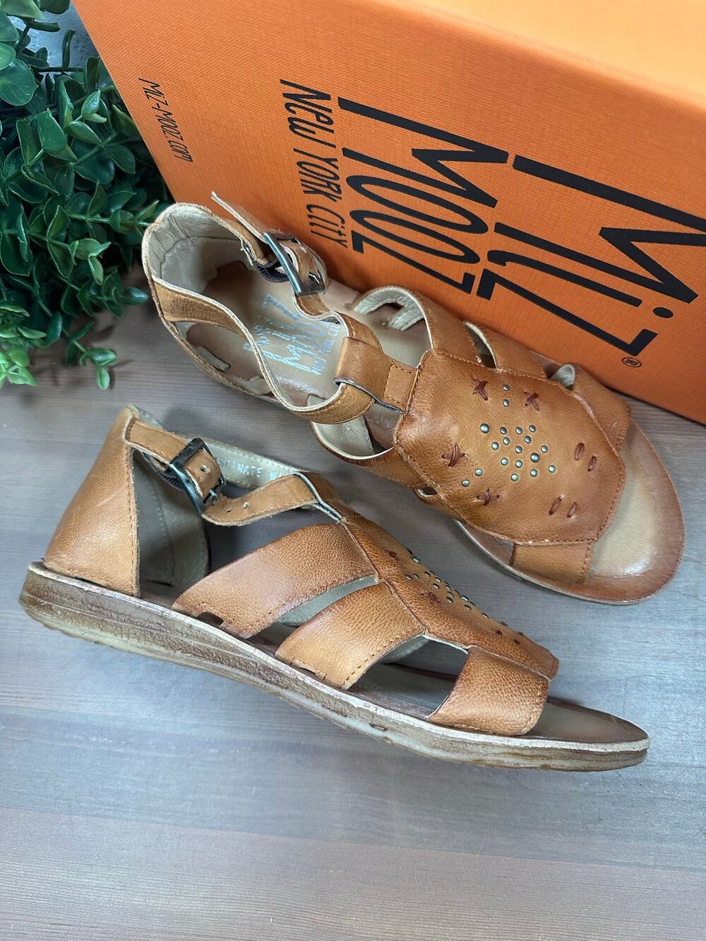 Miz Mooz Fascinate Wide Width Leather Ankle Strap Sandals Size 40 US 9-9.5W